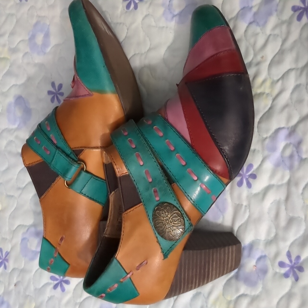 Green and Orange Flats with Zigzag Pattern - Picture 4 of 4